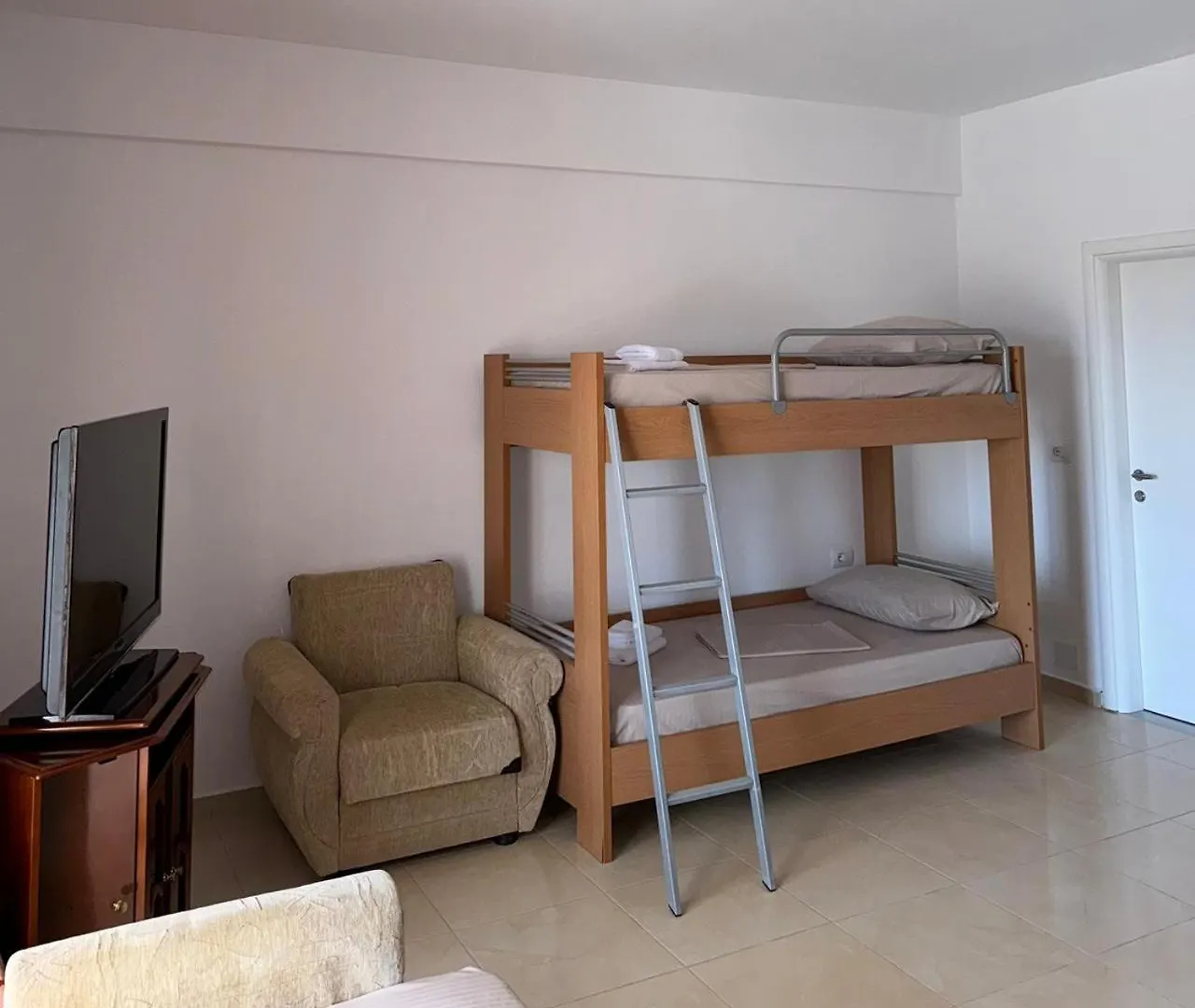 Valedeti Apartments קסאמיל אלבניה
